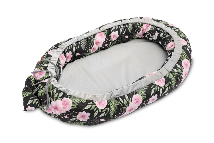 BABYNEST 80x45 SCHWARZ BLUMEN 