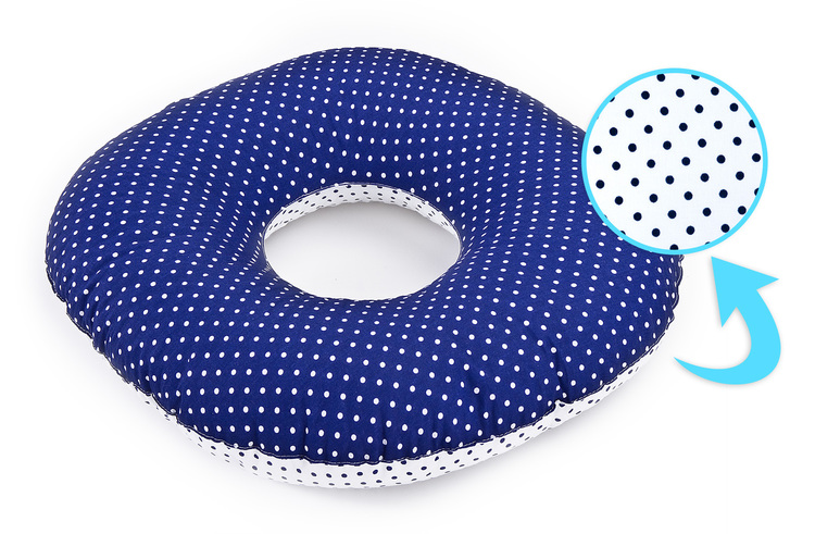 WOCHENBETTKISSEN MIT TUPFEN MARINEBLAU SITZRING
